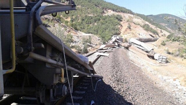 Elazığ’da PKK'dan trene bombalı saldırı