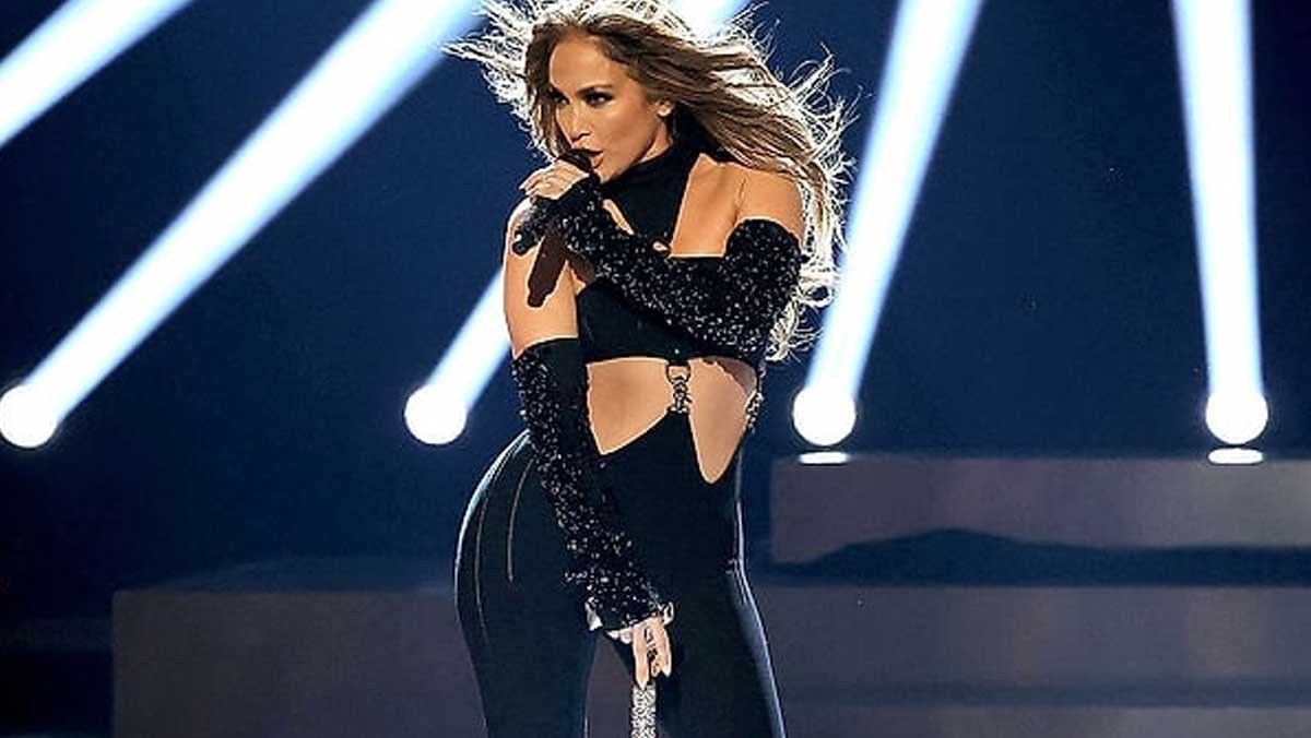 Jennifer Lopez, İstanbul'u salladı