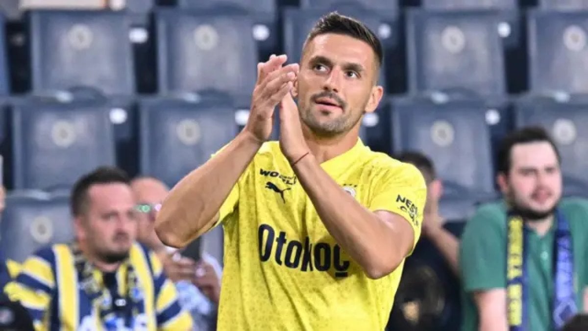 Dusan Tadic - Nhạc Trưởng Từ Đông Âu Cuộc Hành Trình Của Một Ngôi Sao Bóng Đá