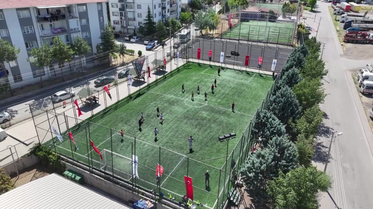 Ankara'ya İki Yeni Spor Kompleksi: ABB, Amatör Futbola Destek Vermeye Devam Ediyor!