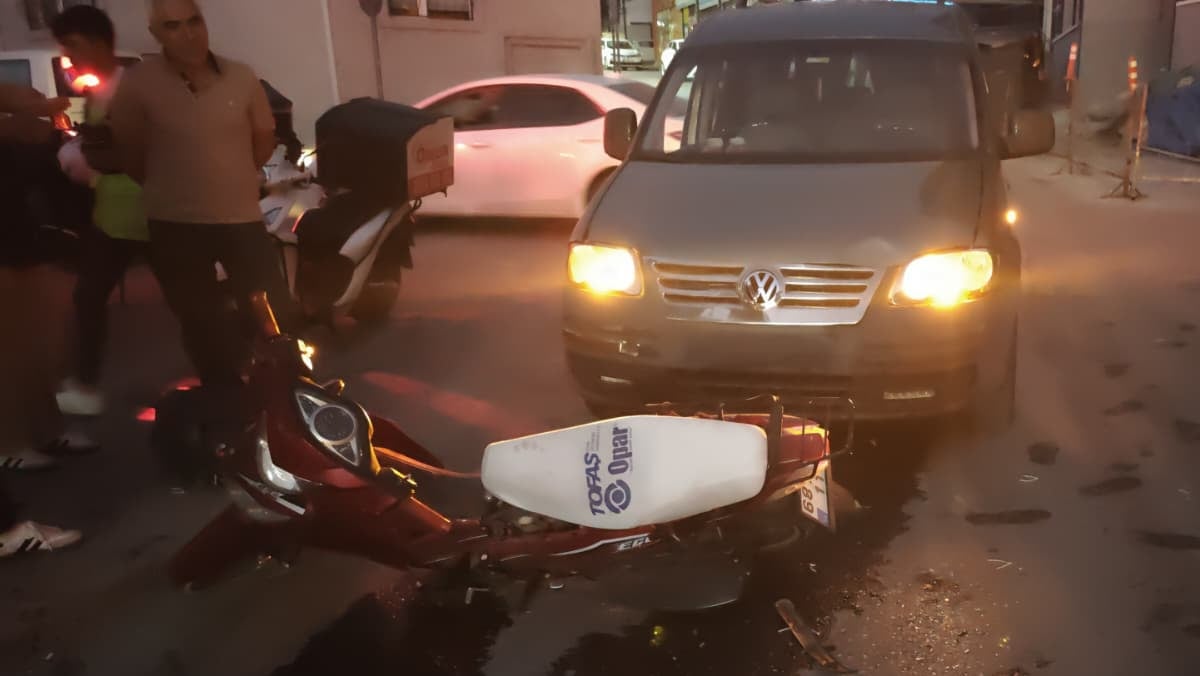 Aksaray’da motosiklet ile ticari araç çarpıştı: 1 yaralı
