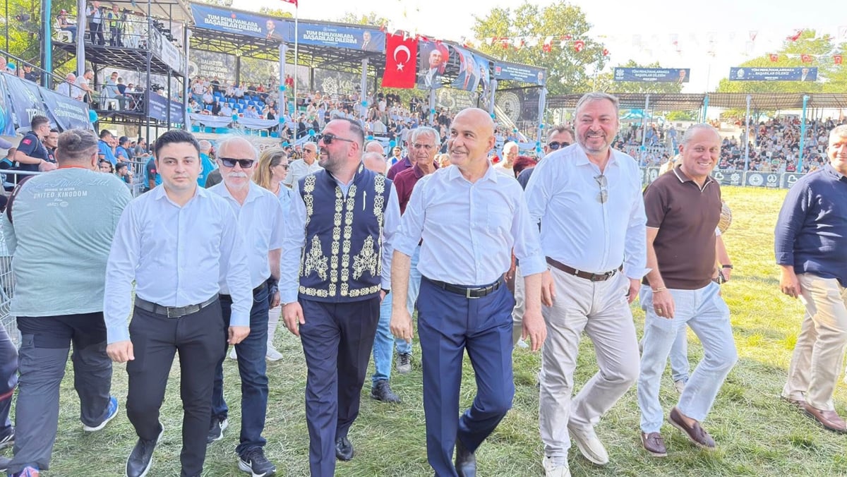İYİ Parti Heyeti, 65. Geleneksel Kurtdereli Mehmet Pehlivan Yağlı Güreşleri'ne katıldı