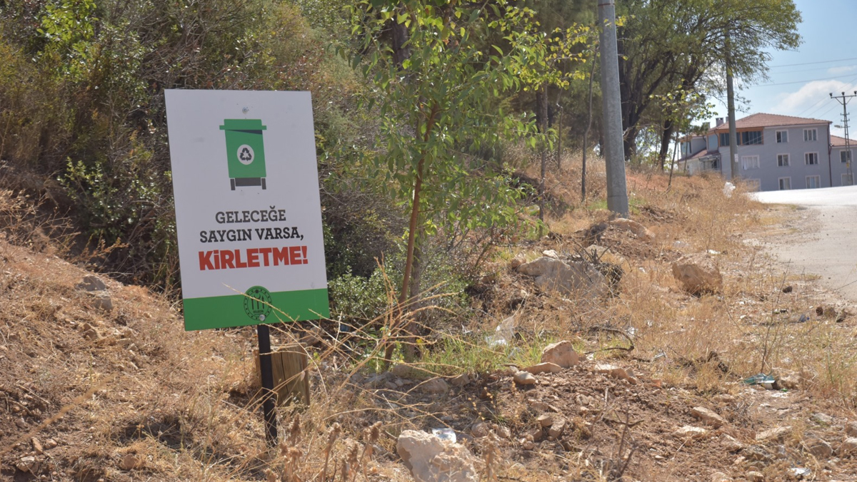Bilecik’te Atatürk Ormanı'na bilgilendirici ve uyarıcı levhalar yerleştirildi
