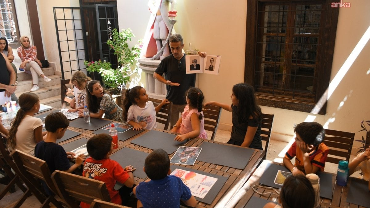 Kuşadası SEYAKMER’de çocuklar karikatür sanatının incelikleriyle tanıştı