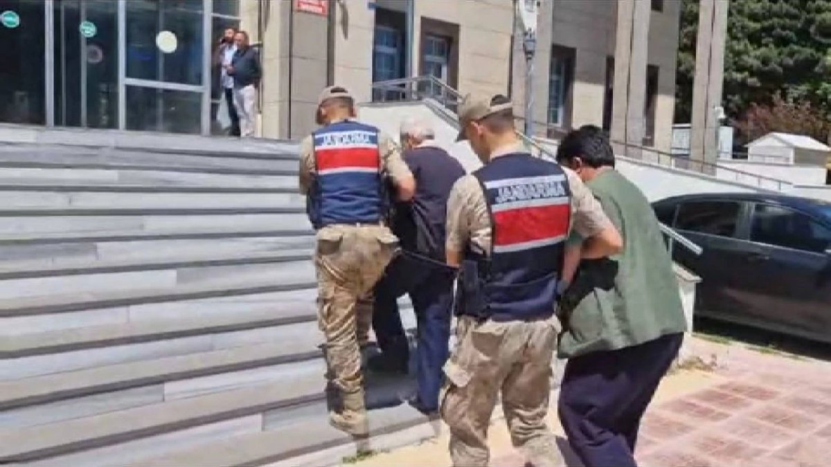Bitlis'te göçmen kaçakçılığı yapan 2 zanlı tutuklandı