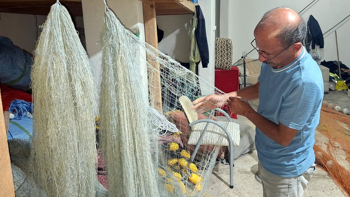 Sinop'ta balıkçılar denize açılmak için gün sayıyor