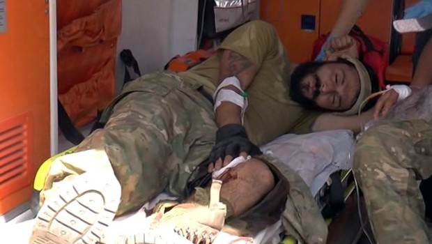 Yaralı ÖSO askerleri Türkiye'ye getirildi