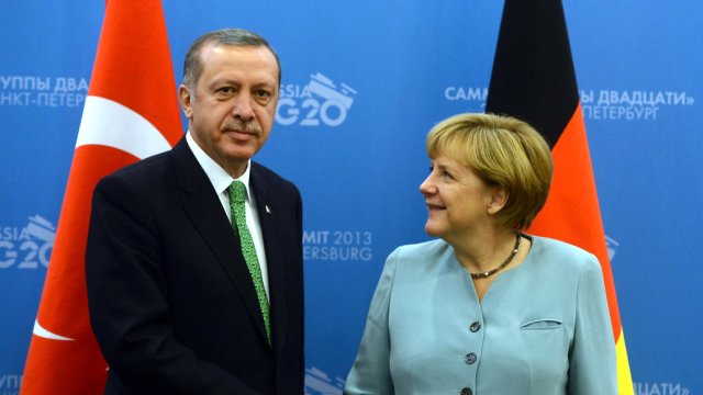 Merkel'den Erdoğan'a taziye