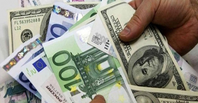 Dolar ve euro düşüşte