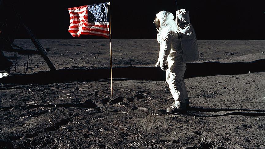 Ay'a ayak basan son astronot öldü!