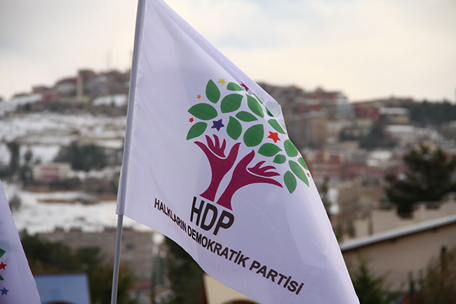 Gözaltına alınan HDP'li, vekil serbest bırakıldı
