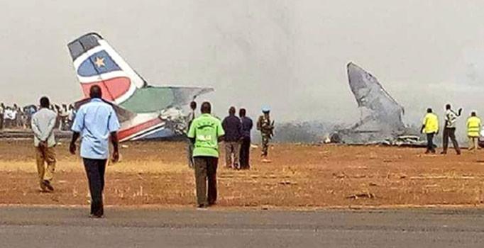 44 kişiyi taşıyan yolcu uçağı düştü