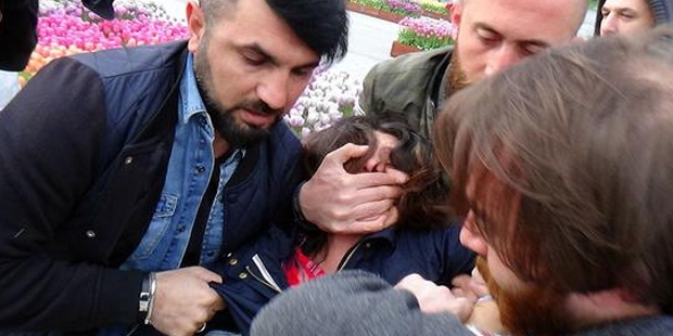 Taksim'de 2 gözaltı