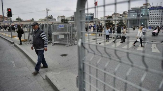 Gezi Parkı giriş-çıkışları kapatıldı