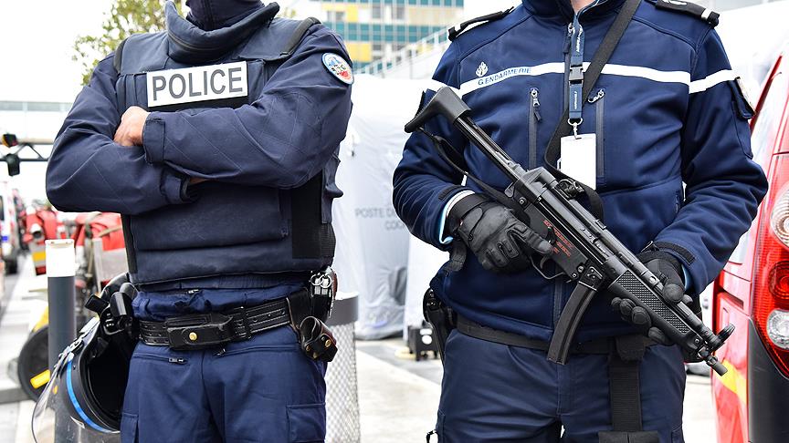 Fransa'da bıçaklı saldırı: 2 kişi öldürüldü