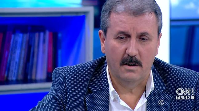 Mustafa Destici canlı yayında türkü söyledi