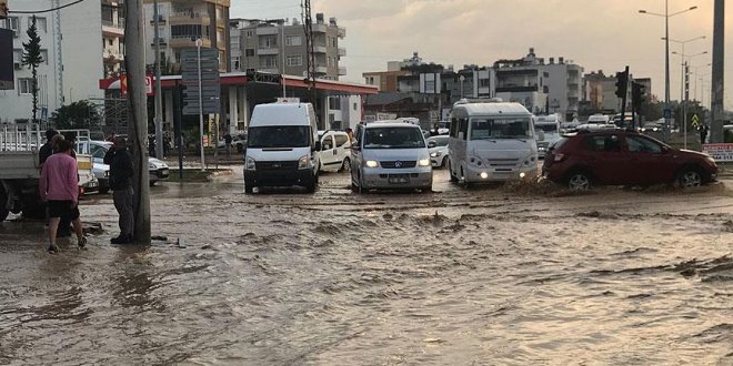 Mersin'de şiddetli yağış ve dolu etkili oldu