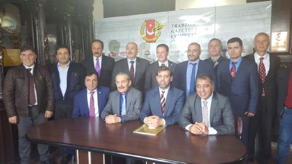 İyi Parti Trabzon İl Başkanlığı basınla bir araya geldi
