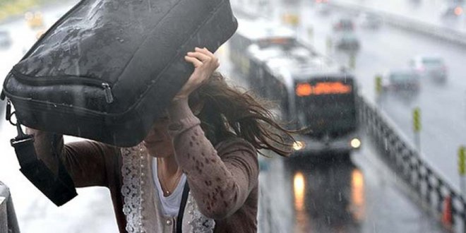 Beklenen yağmur İstanbul’a geldi