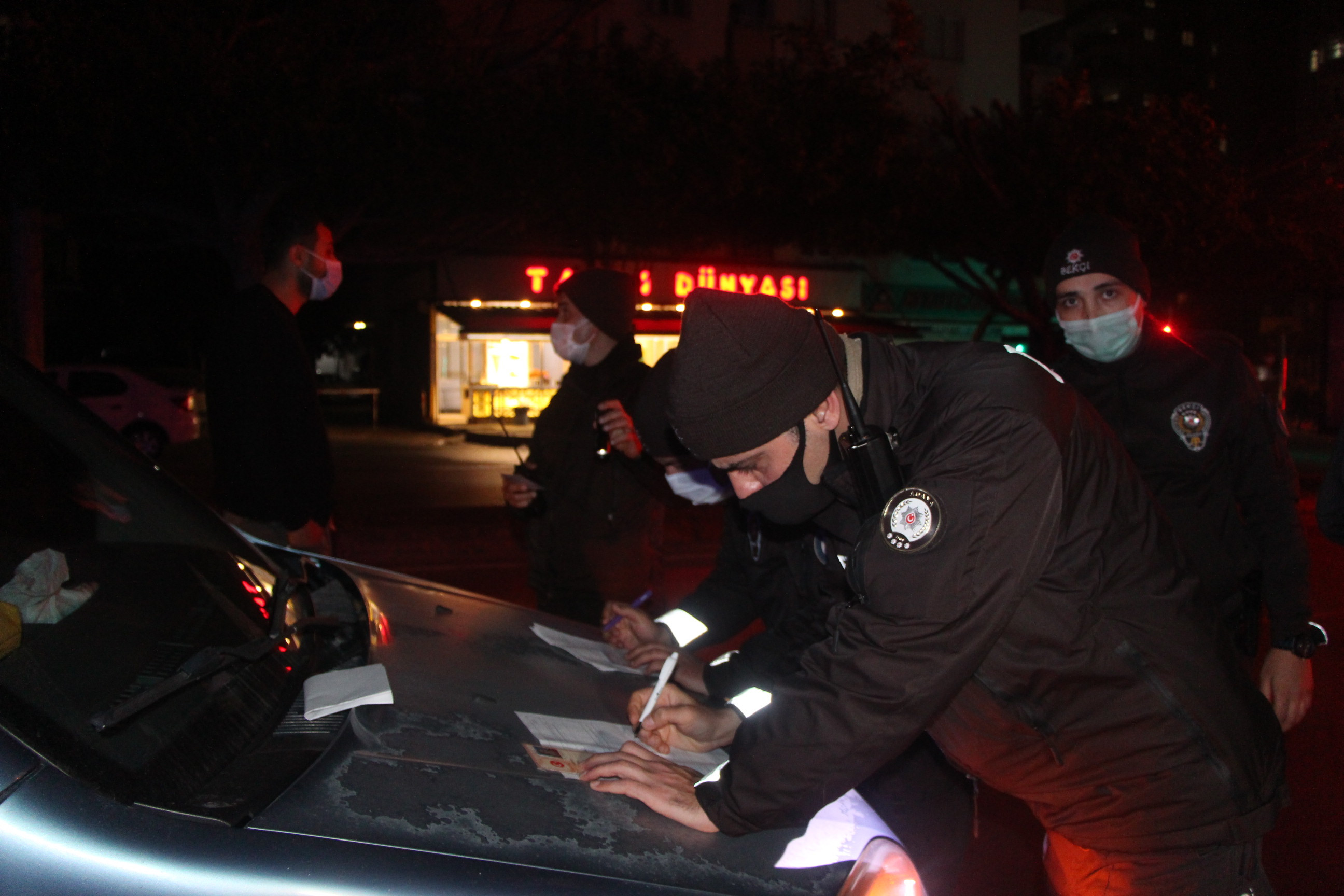 Kısıtlamaya uymadılar bahane ürettiler - Resim : 1