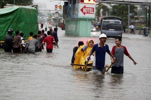Endonezya'da binlerce ev tahliye edildi - Resim : 2