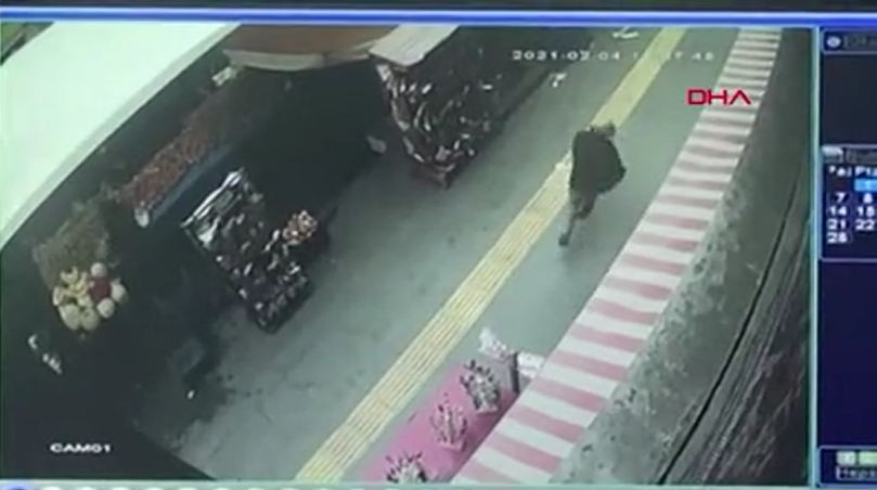 Hem bıçakladı hem kovaladı. Markette dehşet - Resim : 3