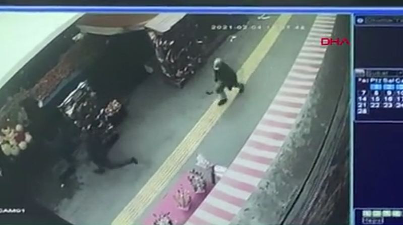 Hem bıçakladı hem kovaladı. Markette dehşet - Resim : 6