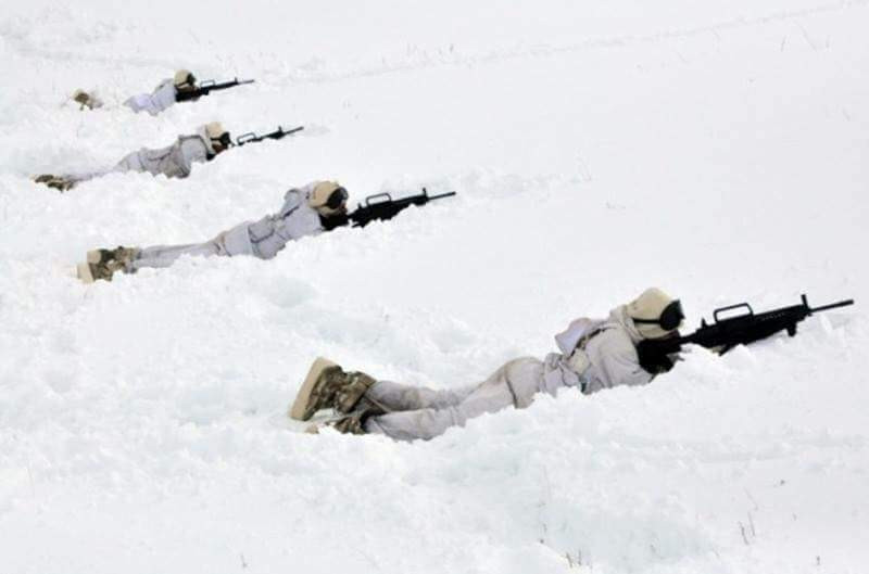 Mehmetçiklerimiz her şartta terörle mücadele ediyor - Resim : 4