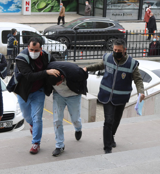 Tekirdağ’da dönerci kadın indirim yapmayınca defalarca bıçaklanarak öldürüldü - Resim : 4