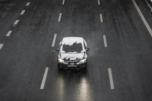 İstanbullular güne karla uyandı. Dört gün boyunca kesintisiz yağacak - Resim : 3