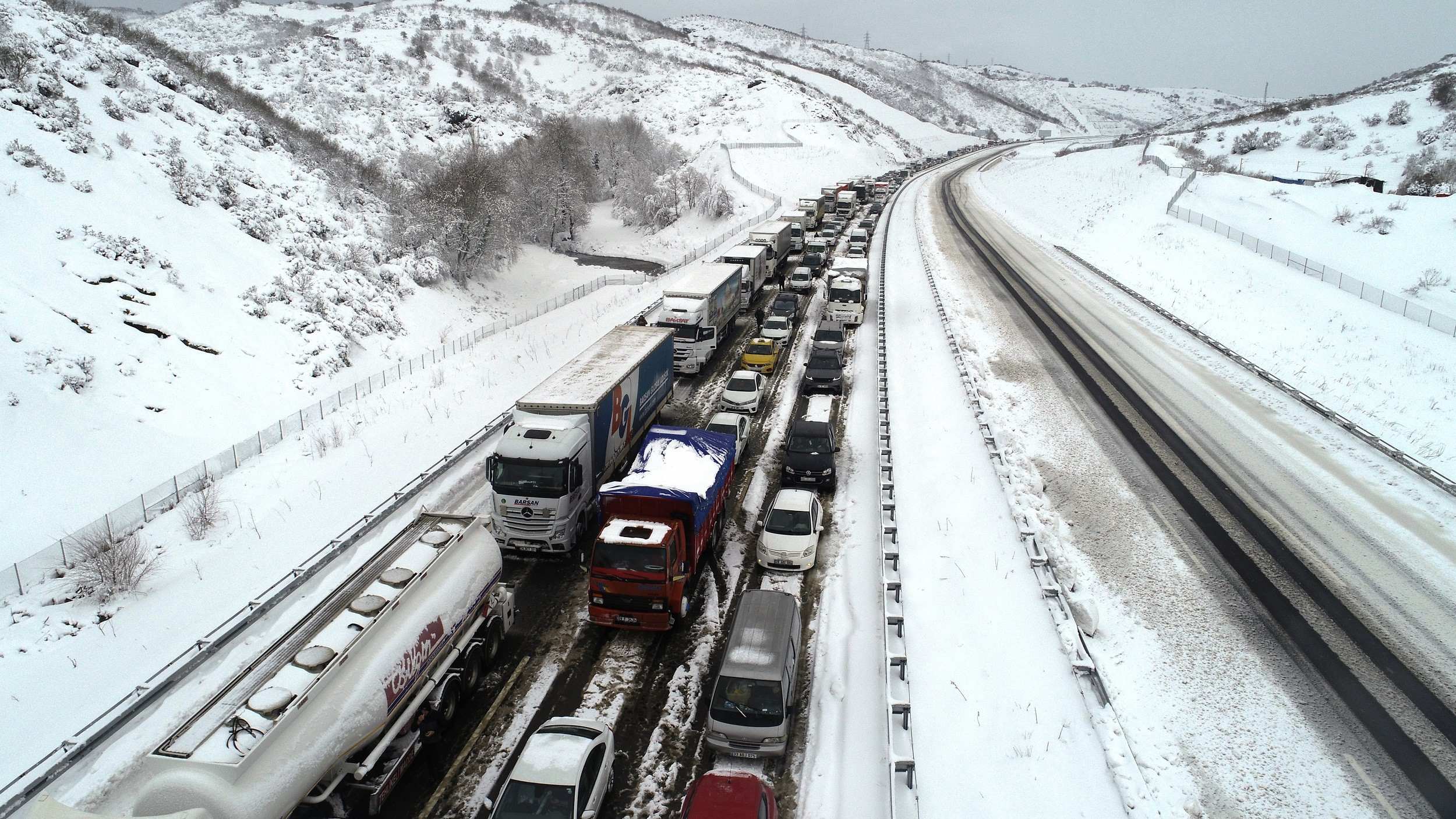 Bursa-İzmir Otoyolu kapandı - Resim : 7