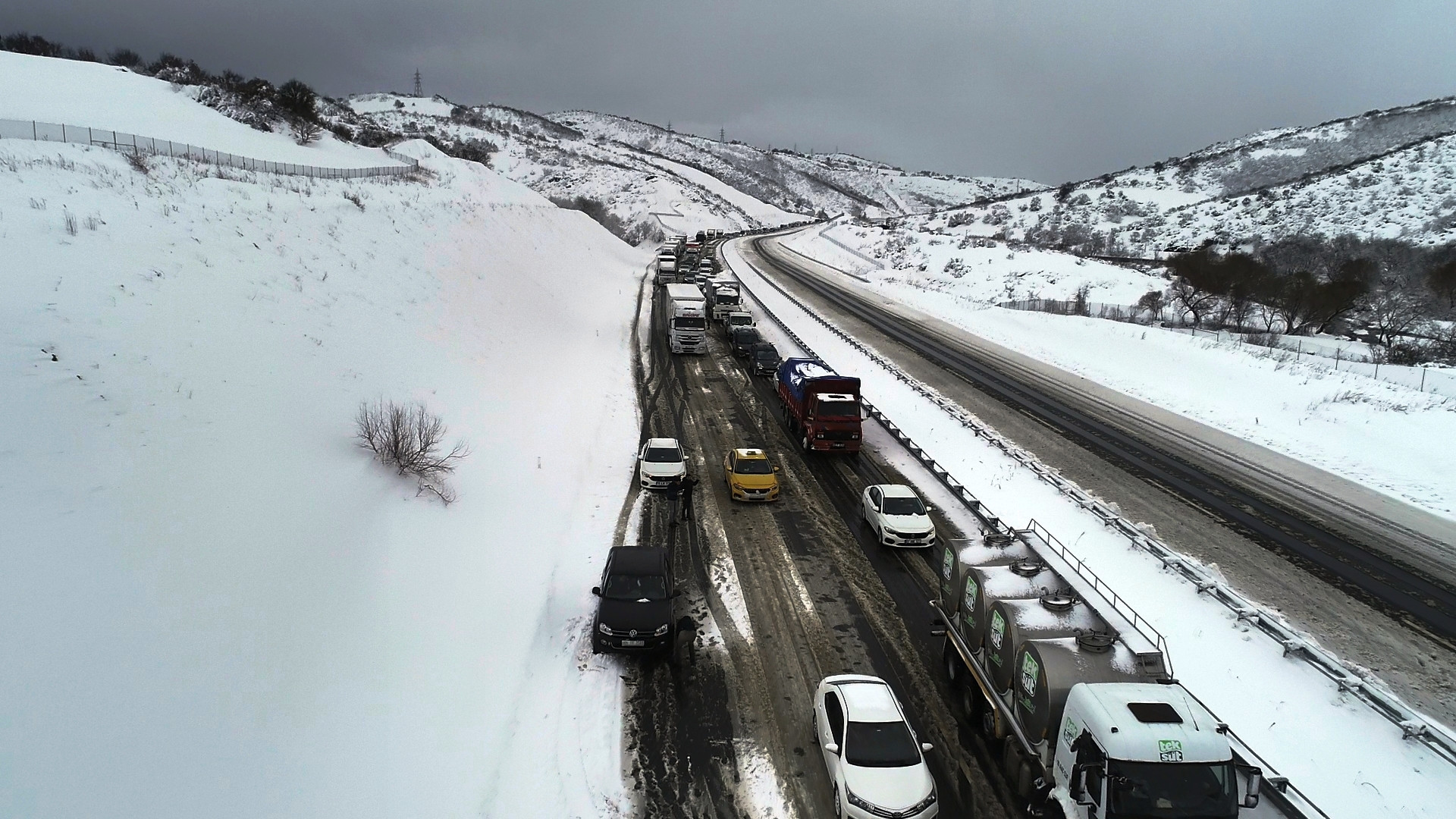 Bursa-İzmir Otoyolu kapandı - Resim : 8