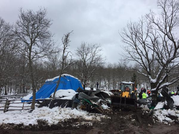 Enkaz altında onlarcası öldü. Karın ağırlığını kaldıramadı yerle bir oldu - Resim : 14