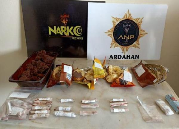 Polis keklerin içinde buldu - Resim : 2