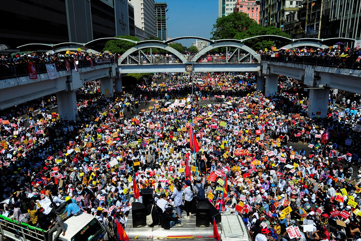 Bilgisayar korsanları orduya ait internet sitelerini ele geçirdi - Resim : 1