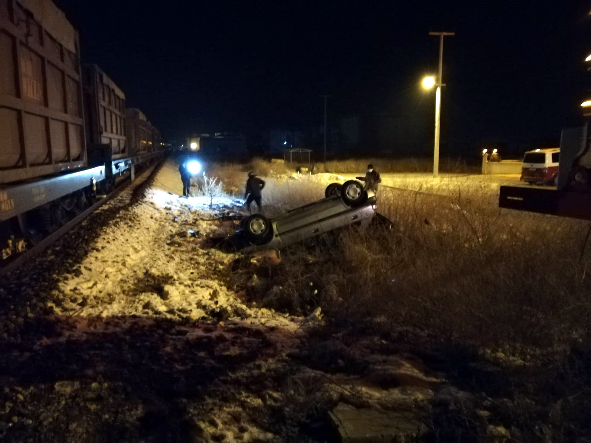 Yük treni otomobille çarpıştı - Resim : 1