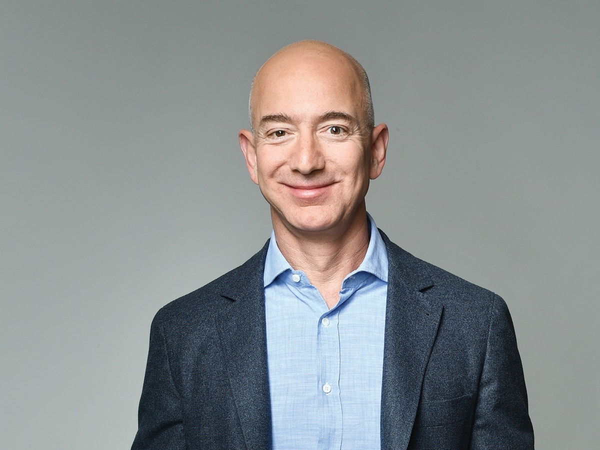 Jeff Bezos görevi bıraktı ama hala dakikada 1 milyon kazanıyor - Resim : 1