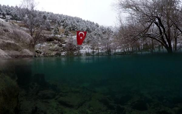 Derinliğini kimse bilmiyor. Dalgıçlar bile cesaret edemedi - Resim : 6