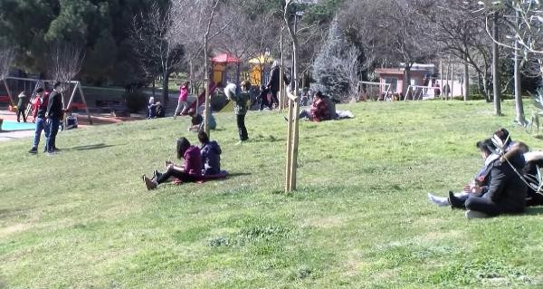 Sokağa çıkma kısıtlaması unutuldu caddeler doldu taştı - Resim : 5