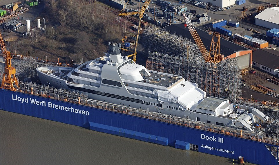 Roman Abramovich bu yeni yatında gününü gün edecek. Değeri tam 430 milyon Sterlin - Resim : 1