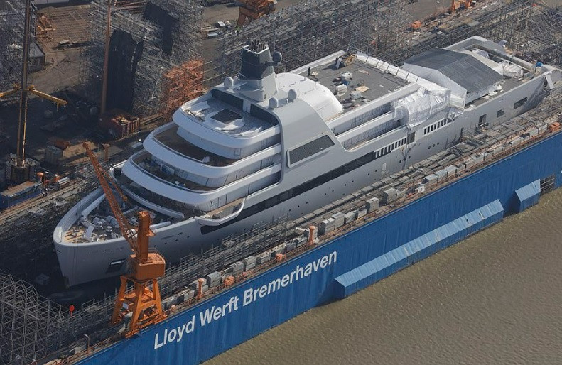 Roman Abramovich bu yeni yatında gününü gün edecek. Değeri tam 430 milyon Sterlin - Resim : 3