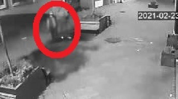 Serbest kalan hırsızlar aynı dükkanı soydu - Resim : 2