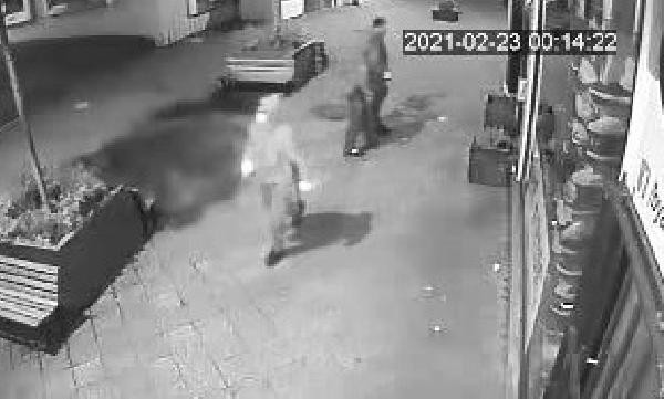 Serbest kalan hırsızlar aynı dükkanı soydu - Resim : 3