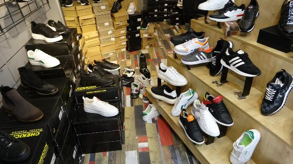 Serbest kalan hırsızlar aynı dükkanı soydu - Resim : 6