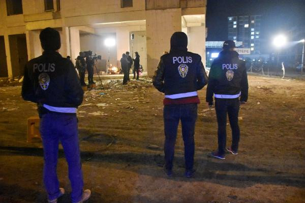 Dizi çekimini polisler bastı. Oyuncular heyecanlandı - Resim : 1