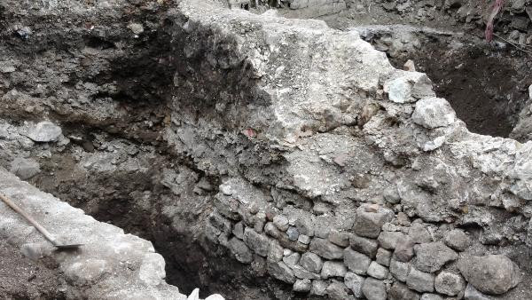 İnşaat kazısında ortaya çıktı arkeologlar bölgeye akın etti - Resim : 4
