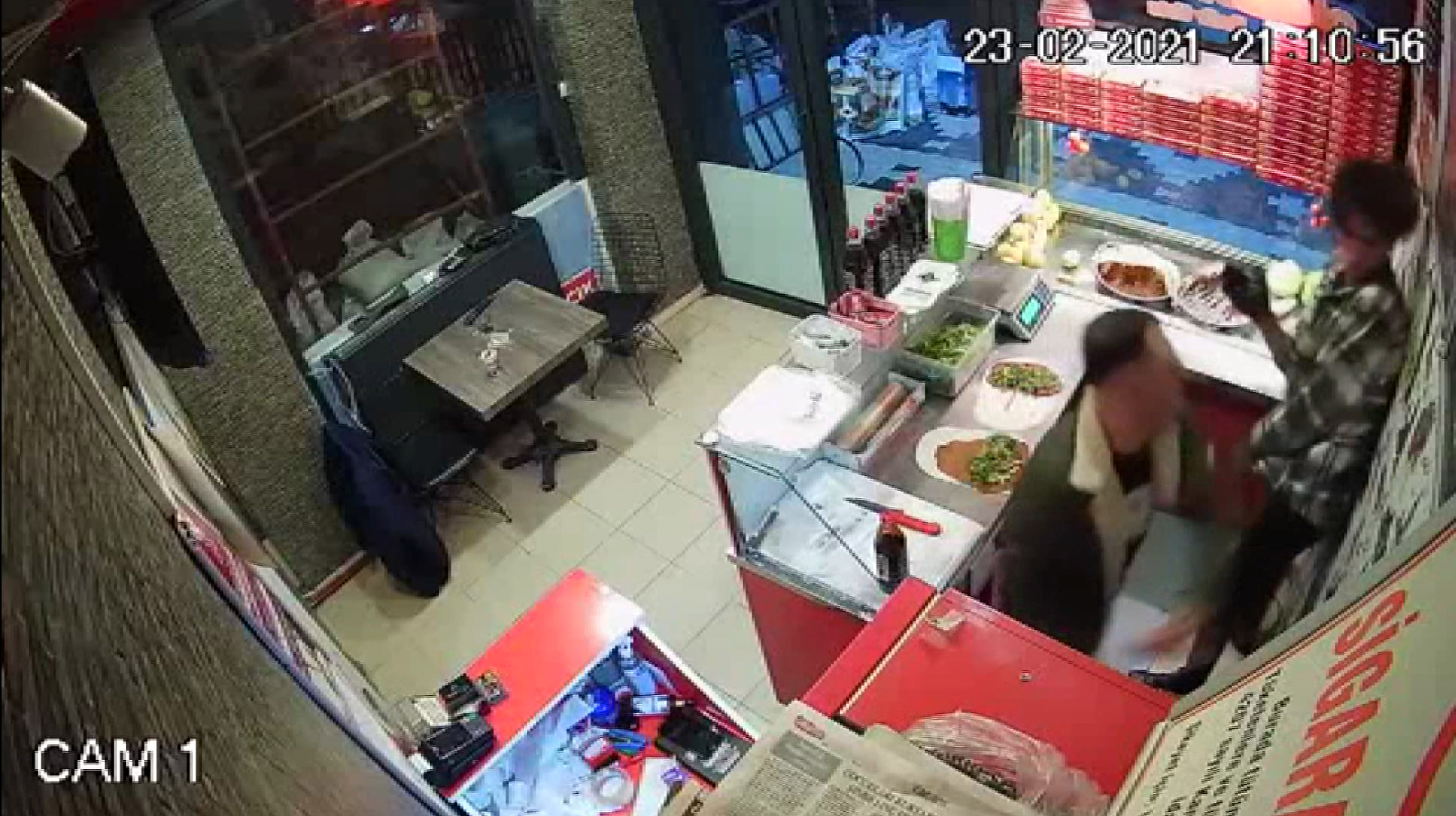 Çiğköfte acılı olduğu için çalışanı döven adamın neden serbest bırakıldı - Resim : 1