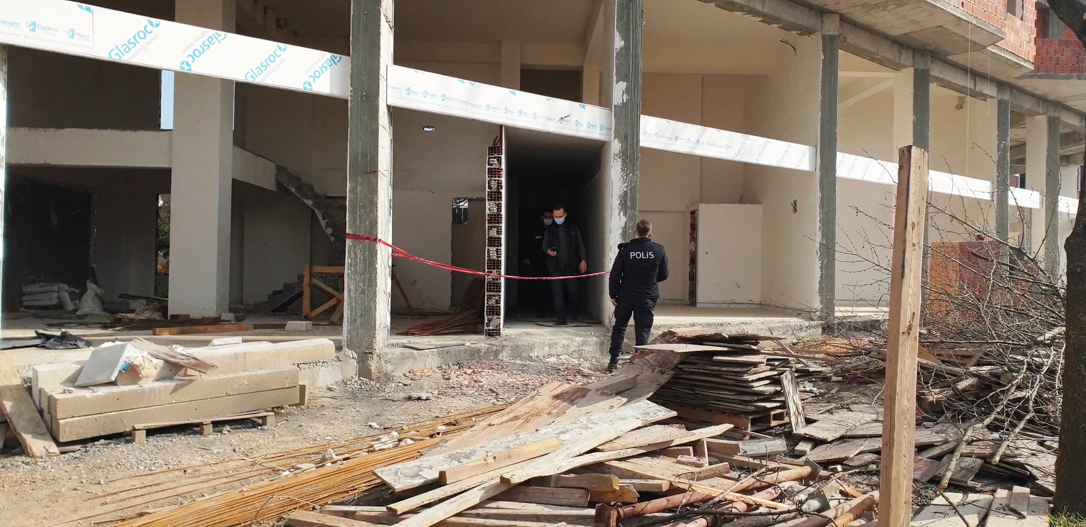 Sakarya'da asansör boşluğuna düşerek öldü - Resim : 5