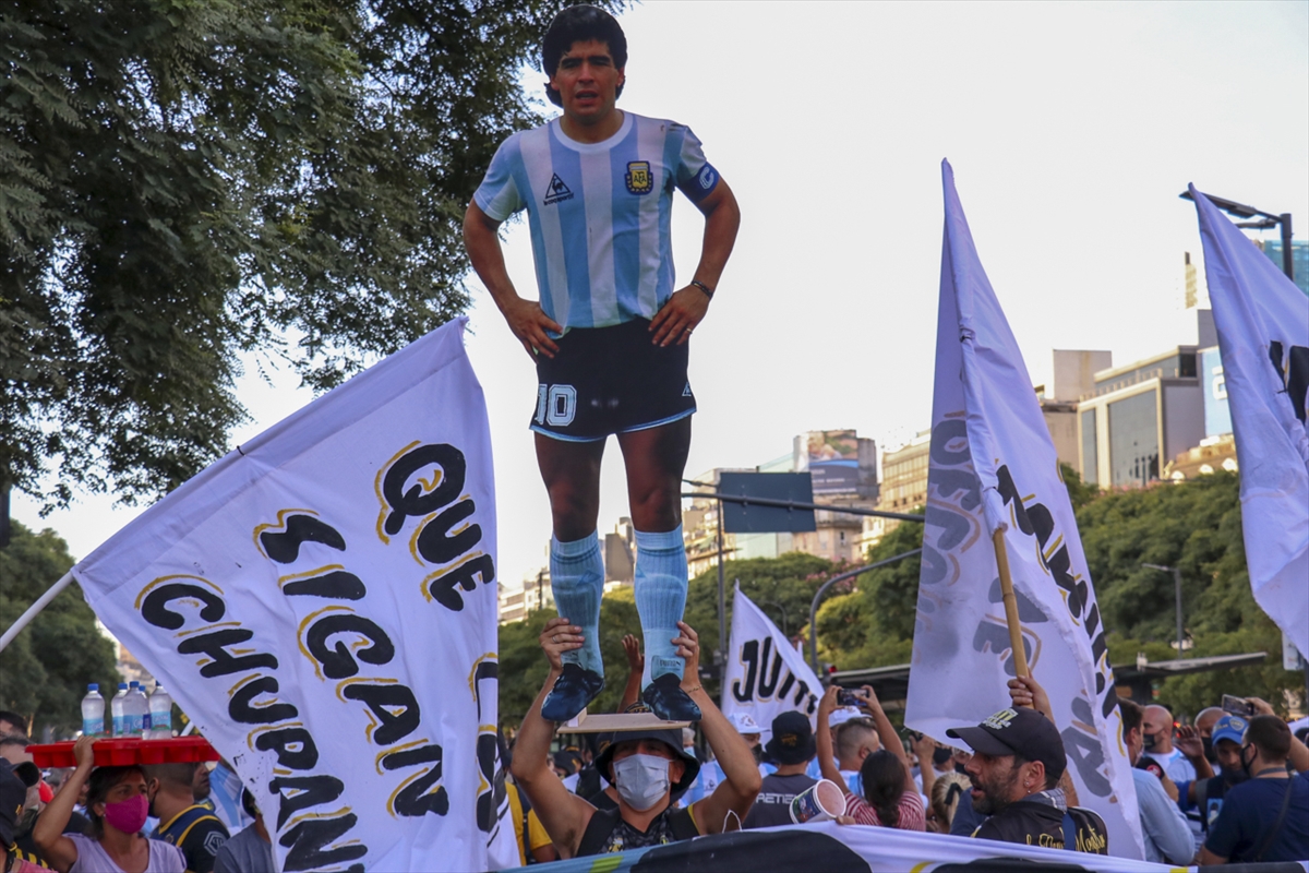 Efsane futbolcu Maradona için eylem yaptılar