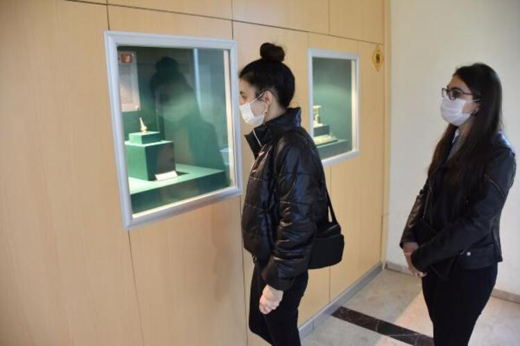 Tarlanın ortasında buldu araba parasına sattı. Sivas görmek için kuyrukta - Resim : 3